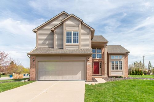 2445 Cliffside Ct, Ann Arbor, MI, 48103-8908 | Card Image