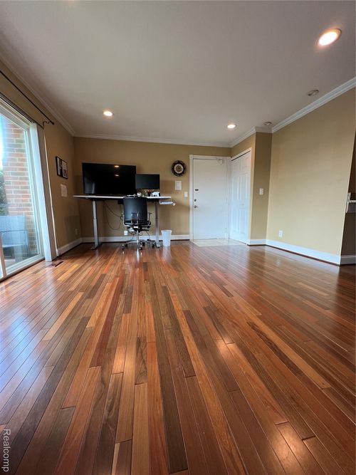 29403 Bobrich St, Livonia, MI, 48152-3403 | Card Image