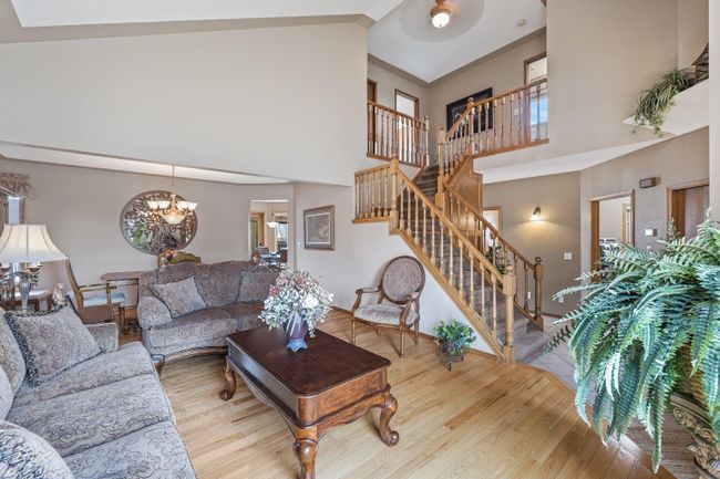 343 Shawinigan Place Sw, Home with 4 bedrooms, 2 bathrooms and 6 parking in Calgary AB | Image 8