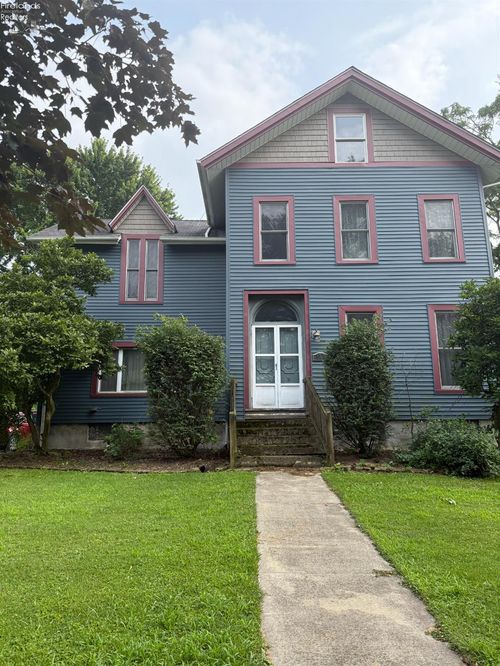 115 Vine St, Wellington, OH, 44090-1012 | Card Image