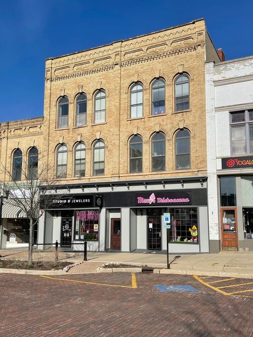 2d-116 N Benton St, Woodstock, IL, 60098-3202 | Card Image