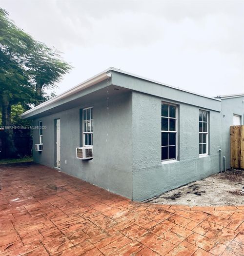 b-1185 Nw 125th St, North Miami, FL, 33168-6437 | Card Image