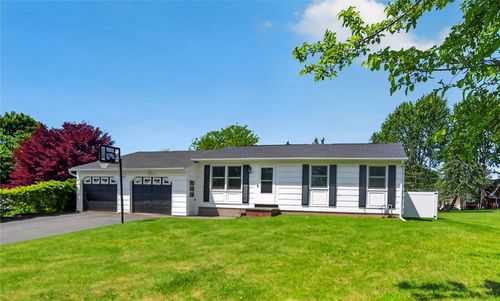 251 Farmview Dr, Macedon, NY, 14502-9329 | Card Image