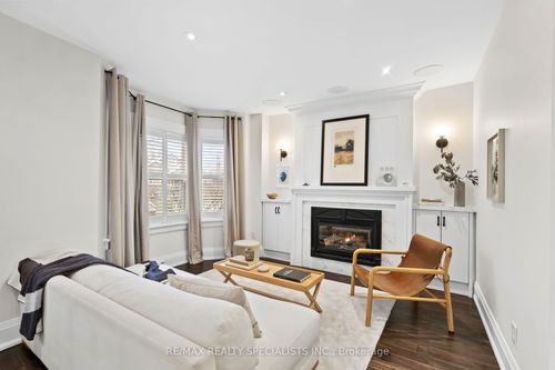8 Primrose Ave, Etobicoke, ON, M8V1P8 | Card Image