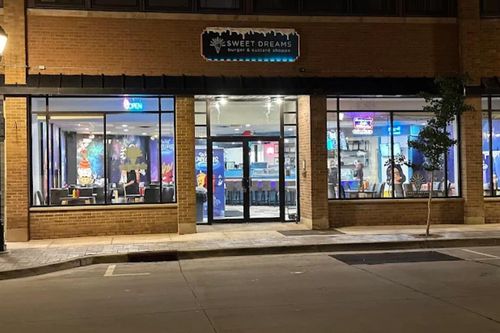 332 W Broadway, Waukesha, WI, 53186-4640 | Card Image