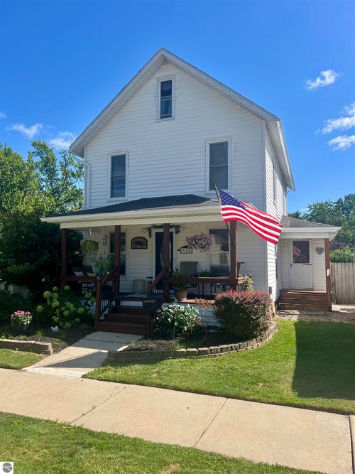 314 E Newark St, Ithaca, MI, 48847-1528 | Card Image