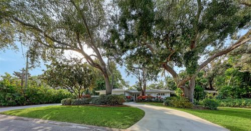 1672 Shoreland Dr, SARASOTA, FL, 34239-5031 | Card Image