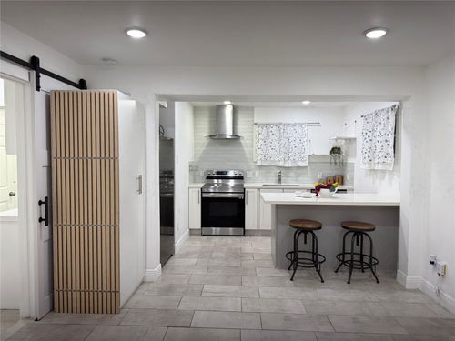 a-828 Allston St, Houston, TX, 77007-1526 | Card Image