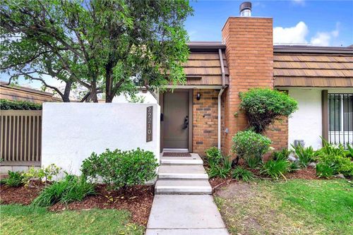 1-22210 James Alan Cir, Chatsworth, CA, 91311-7195 | Card Image