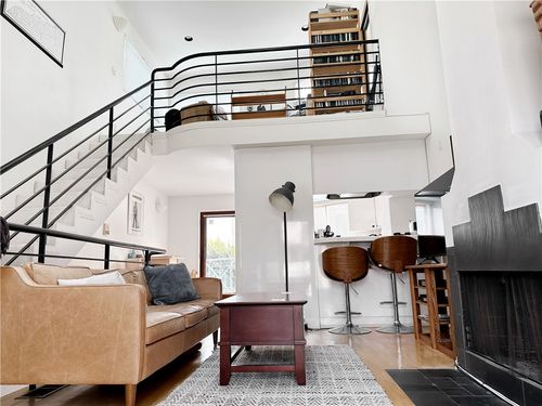 apt-2-2454 4th St, Santa Monica, CA, 90405-3644 | Card Image