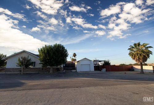 800 Fillmore St, Taft, CA, 93268-1516 | Card Image