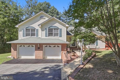 24 Sydney Cir, HARPERS FERRY, WV, 25425-6146 | Card Image