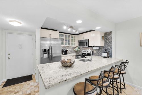 112c-3004 Ne 5th Ter, Wilton Manors, FL, 33334-2074 | Card Image