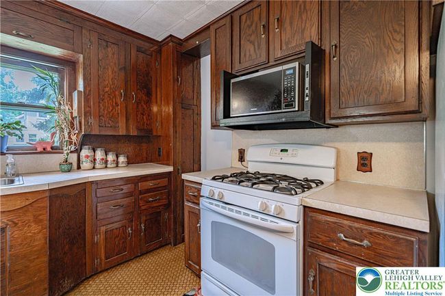 636 School Rd, House other with 2 bedrooms, 1 bathrooms and null parking in Nazareth PA | Image 18