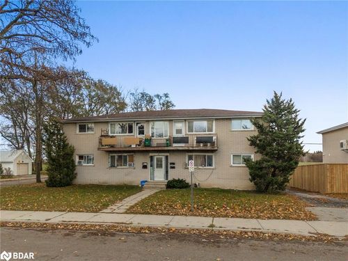 94 Sixth Ave, Brantford, ON, N3S1B2 | Card Image