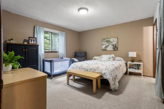 Upstairs bedroom 3 w/bathroom | Image 23