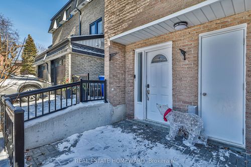 4 Poplar Cres, Aurora, ON, L4G3L3 | Card Image