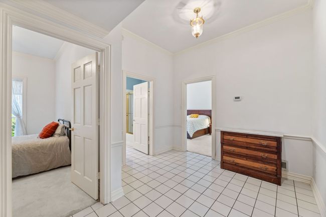Corridor between bedrooms downstairs | Image 20