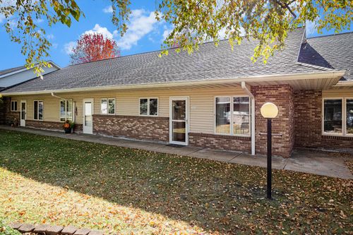 5526 Ivy Dr, Stevensville, MI, 49127-9694 | Card Image