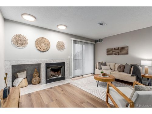 apt-b101-2575 S Syracuse Way, Denver, CO, 80231-3833 | Card Image