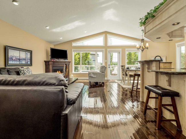 208 Mt Sunburst Place W, House other with 4 bedrooms, 3 bathrooms and 4 parking in Lethbridge AB | Image 10