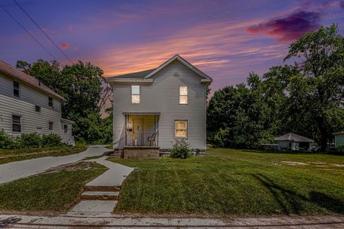 1211 S Jackson St, Jackson, MI, 49203-3119 | Card Image