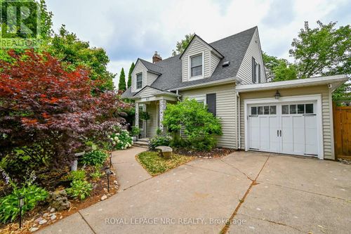 67 Hillcrest Ave, Saint Catharines, ON, L2R4Y4 | Card Image