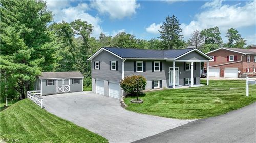 122 Pine Ln, Barnesville, OH, 43713-1429 | Card Image