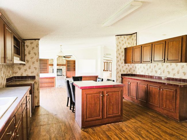 KITCHEN | Image 12