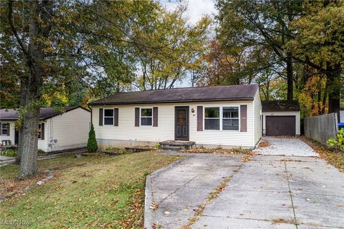 1860 Sequoia St, Cuyahoga Falls, OH, 44221-4457 | Card Image