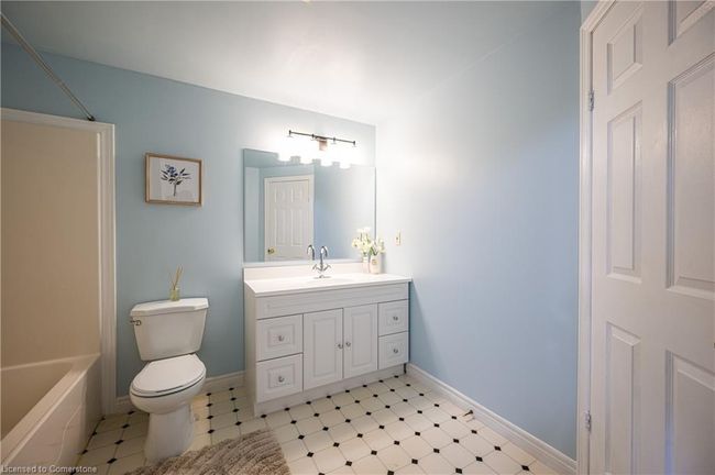 608 Brandenburg Blvd, House other with 3 bedrooms, 2 bathrooms and 2 parking in Waterloo ON | Image 23