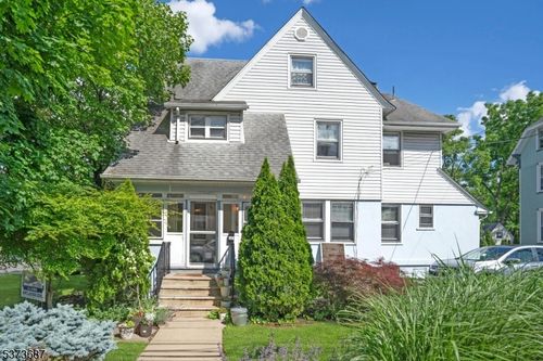 111 Valley Rd, Montclair, NJ, 07042-2322 | Card Image