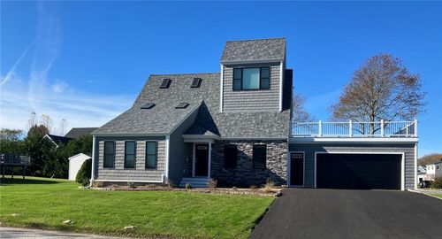 2 Bristol Rd, Narragansett, RI, 02882-4808 | Card Image