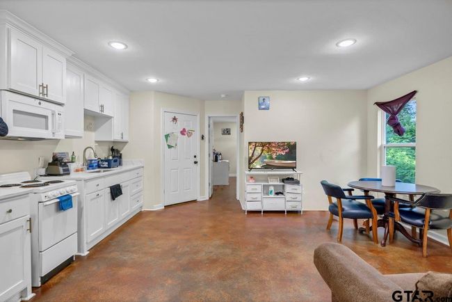 1131 E Commerce St, Home with 0 bedrooms, 0 bathrooms and null parking in Tyler TX | Image 4