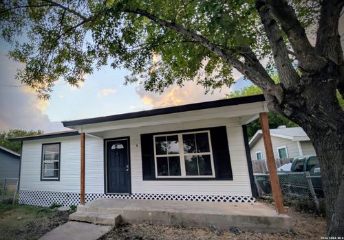 911 Topaz St, San Antonio, TX, 78228-6461 | Card Image