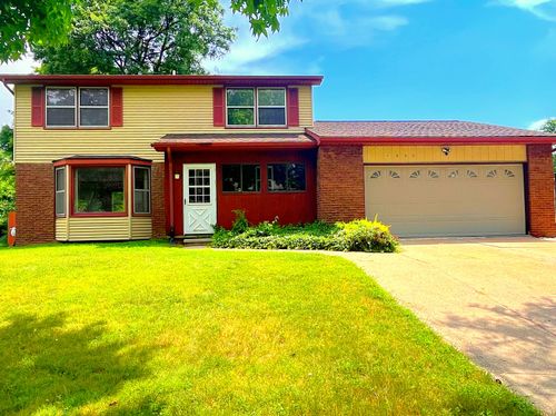 3226 Stonewood Dr, Lansing, MI, 48912-5028 | Card Image