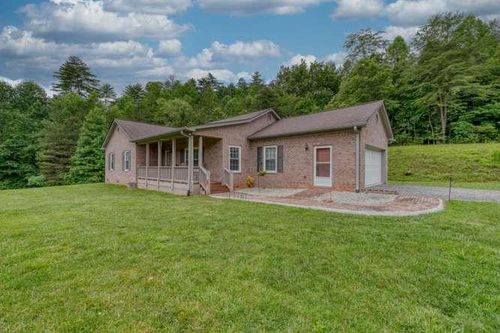 200 Gold Leaf Lane, Murphy, NC, 28906 | Card Image