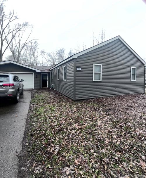 3236 Rio Vista St, Commerce Township, MI, 48382-4157 | Card Image
