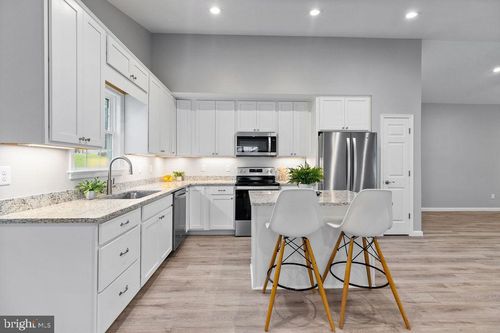 5 River Oak Dr, STAUNTON, VA, 24401 | Card Image