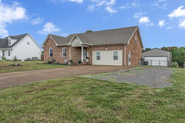 1301 Andrea Ln, House other with 4 bedrooms, 2 bathrooms and 2 parking in Portland TN | Image 4
