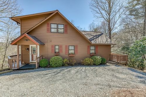 153 Delphinium Ln, Newland, NC, 28657-8218 | Card Image