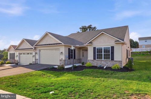 11-620 Bluff Stone Dr, YORK, PA, 17402-9263 | Card Image