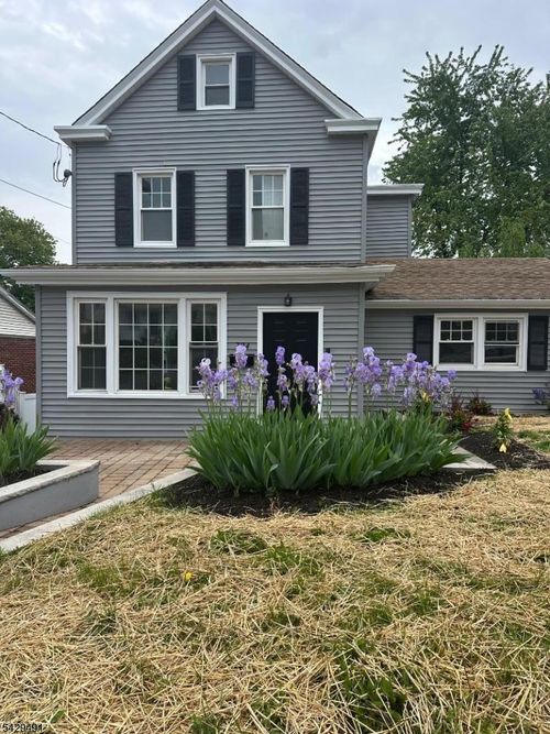 724 3rd St, Lyndhurst, NJ, 07071-2814 | Card Image