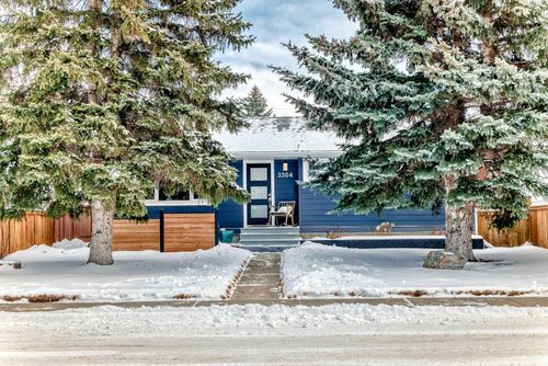 3304 46 St Sw, Calgary, AB, T3E3W8 | Card Image