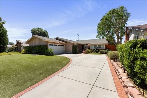 20722 Keswick St, Winnetka, CA, 91306-2030 | Card Image