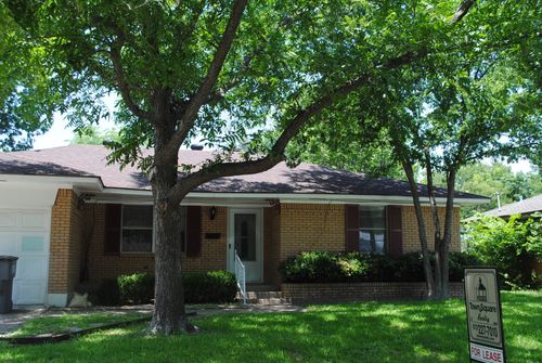 623 Laurel St, Lancaster, TX, 75134-3221 | Card Image