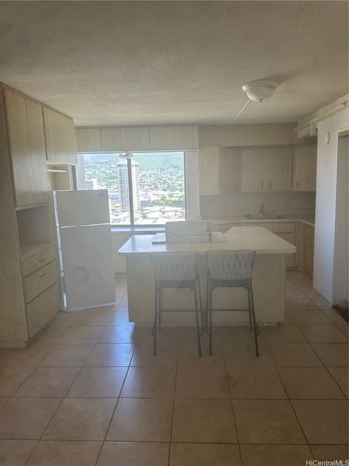 1517-2333 Kapiolani Blvd, Honolulu, HI, 96826-4433 | Card Image