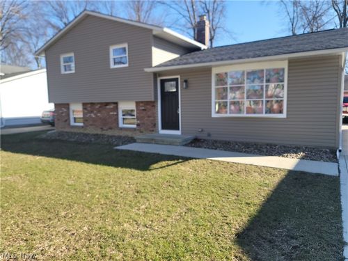 38136 Parkway Boulevard, Willoughby, OH, 44094 | Card Image