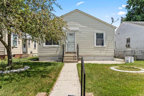 2049 Phenie Street, Fort Wayne, IN, 46803 | Card Image