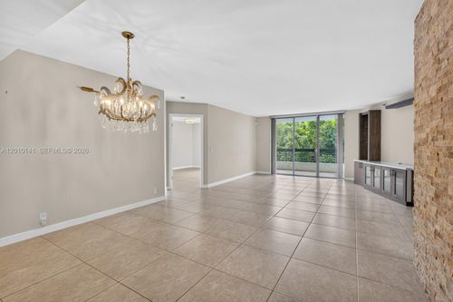 302-3500 Mystic Pointe Dr, Aventura, FL, 33180-2578 | Card Image